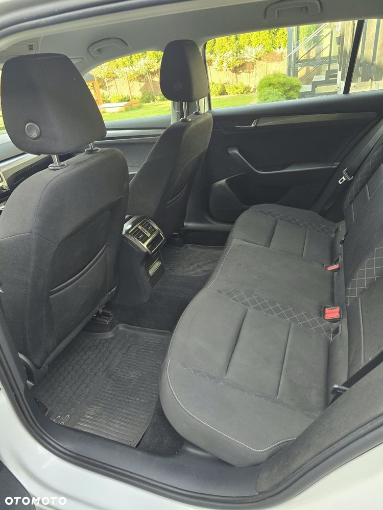 Skoda Superb 2017 photo 5