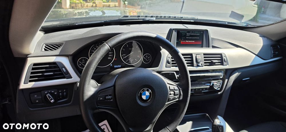 BMW Seria 3 318d - 3