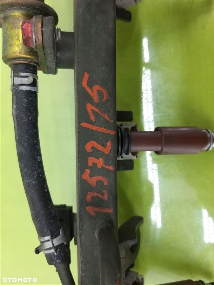 Listwa wtryskiwaczy Suzuki Liana 2001-2010 1,6 BENZYNA - 4