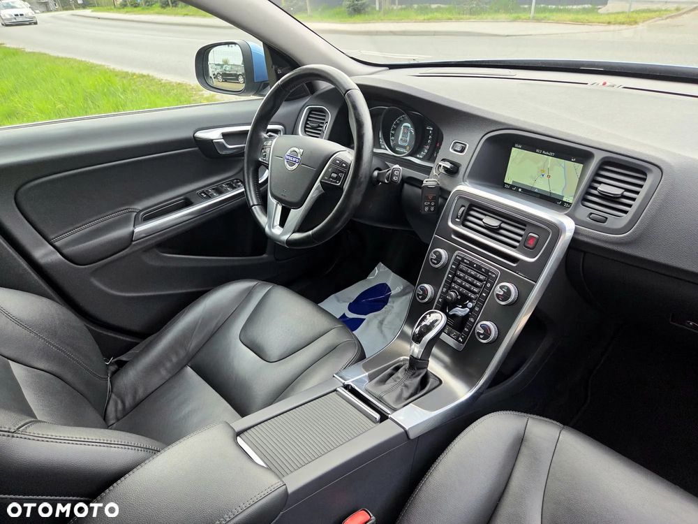 Volvo V60 D4 Geartronic Summum - 11