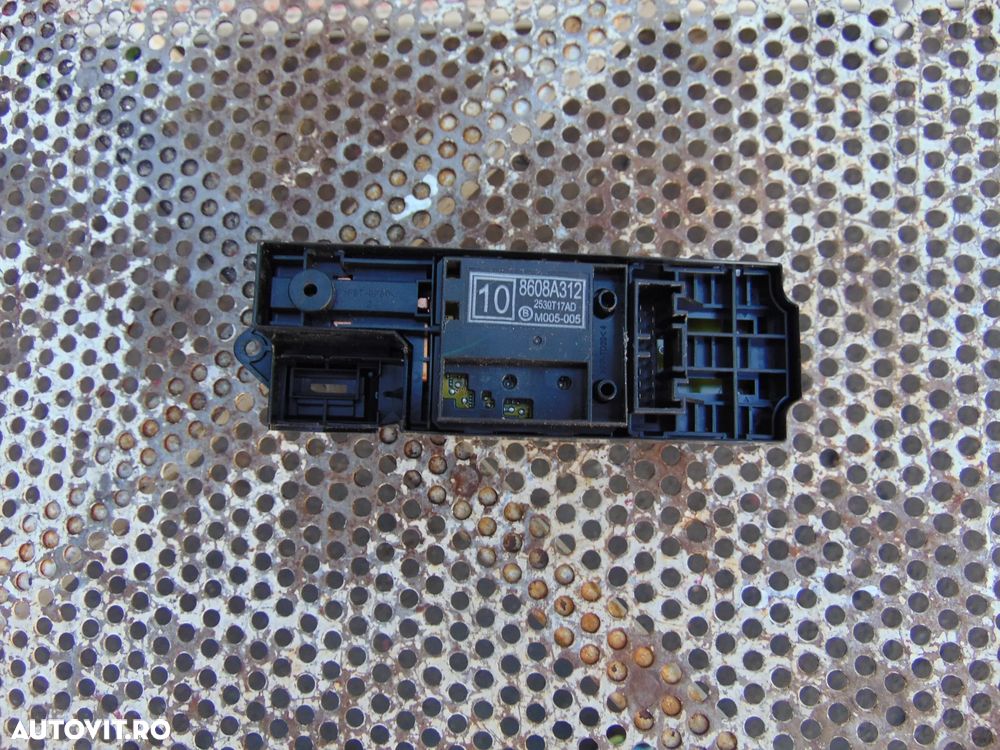 Butoane geamuri Mitsubishi l200 Fiat fullback cod 8608a312 model dupa 2015 - 5