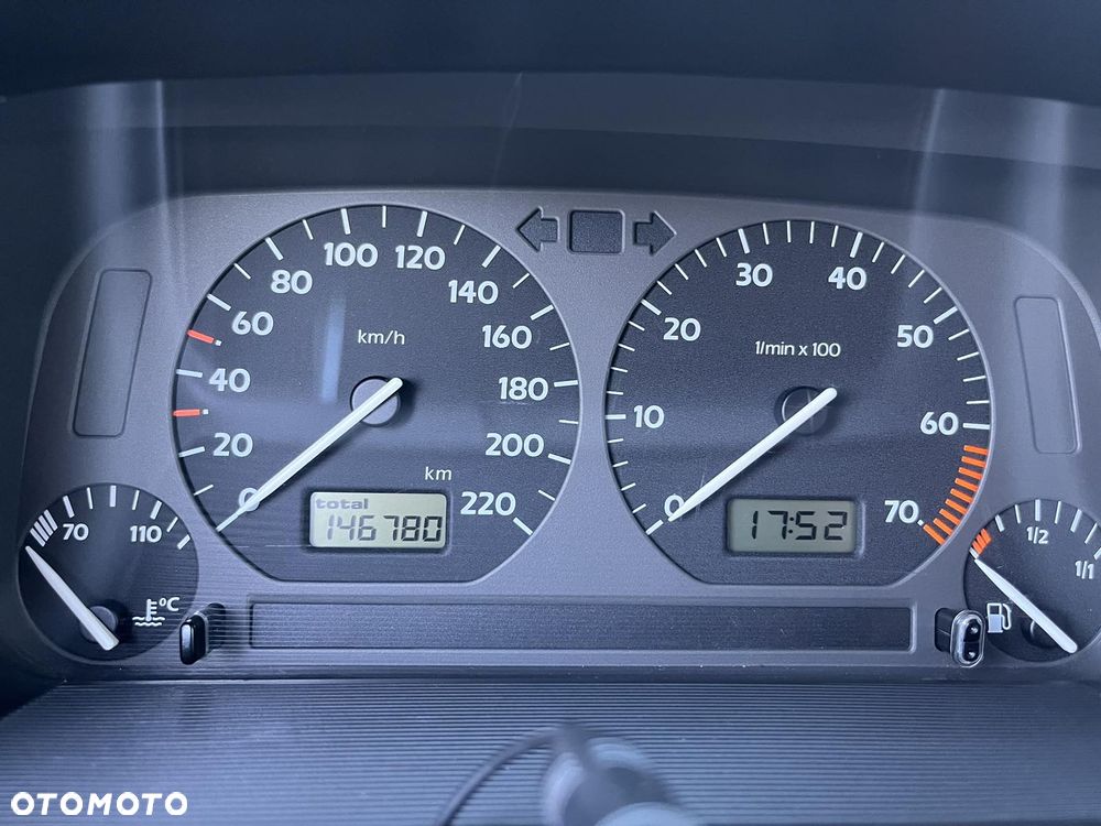 Volkswagen Golf 1.8 / 1.8 C - 26