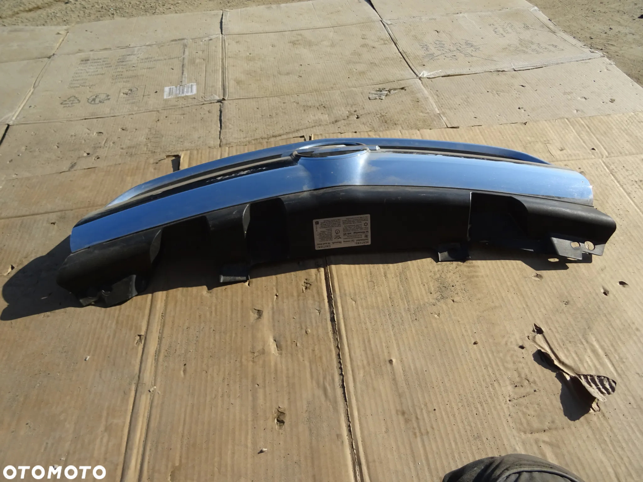 Grill Atrapa Przód Opel Zafira B Lift - 2