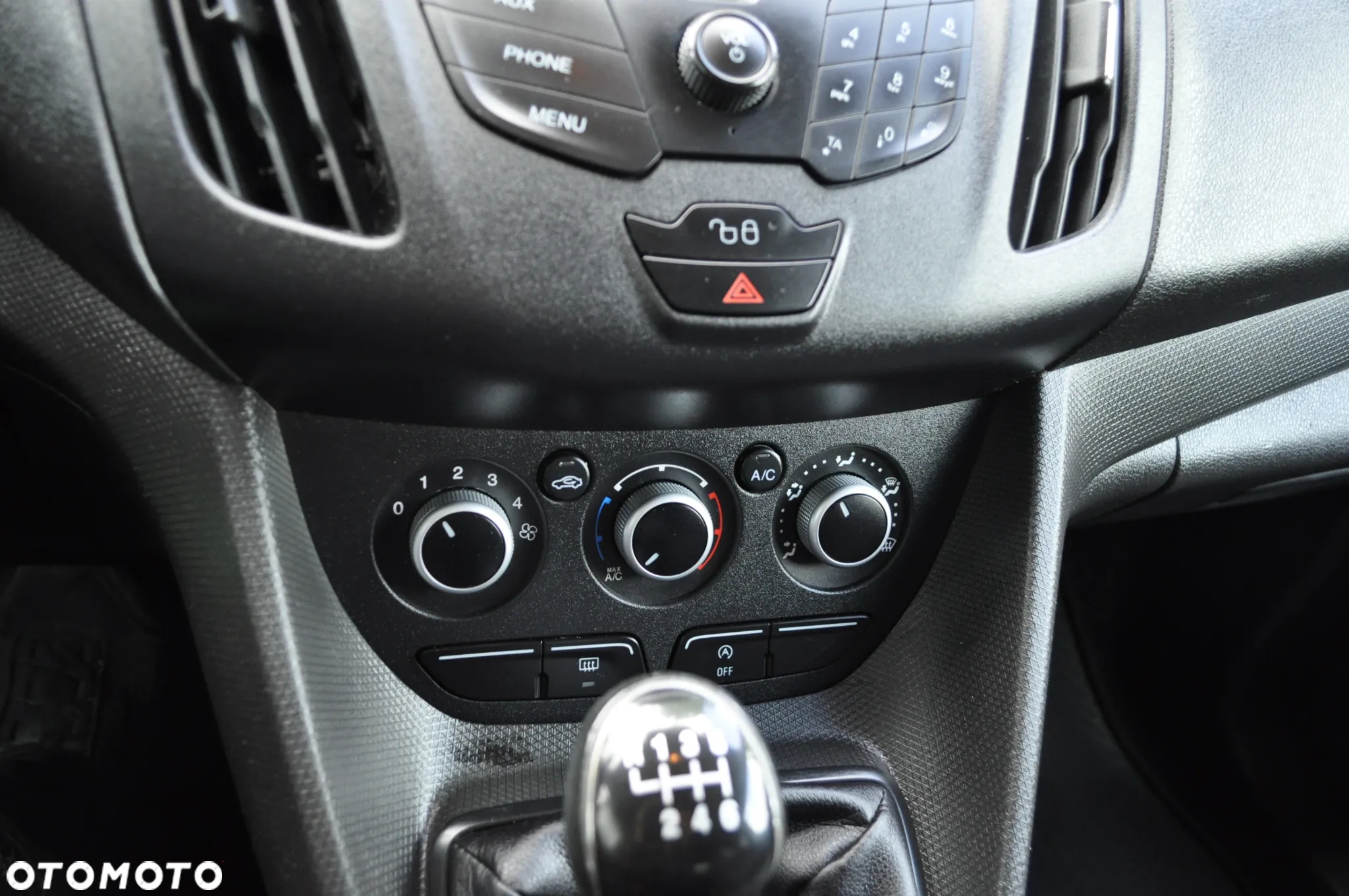 Ford Tourneo Connect - 10
