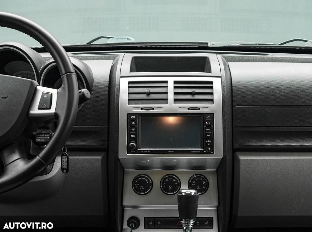 Dodge Nitro 2.8L CRD 4X4 SXT Aut - 19