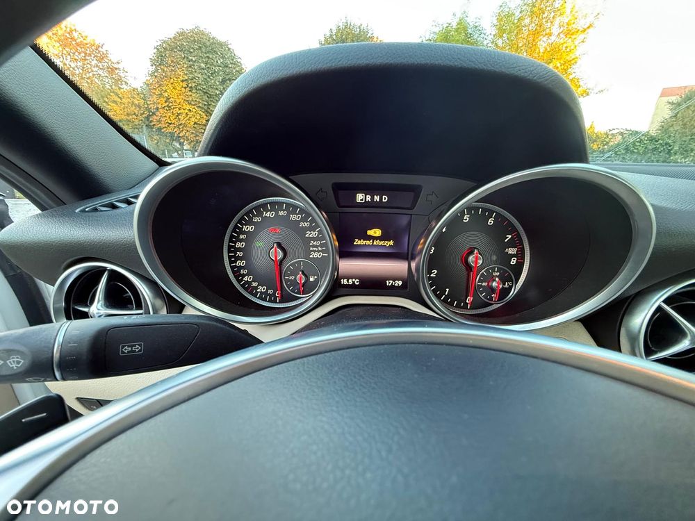 Mercedes-Benz SLC - 12