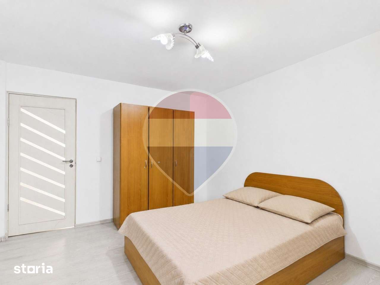 Casa cu 5 camere si magazin alimentar, functional, teren 1715 mp - Imagine principală: 4/20