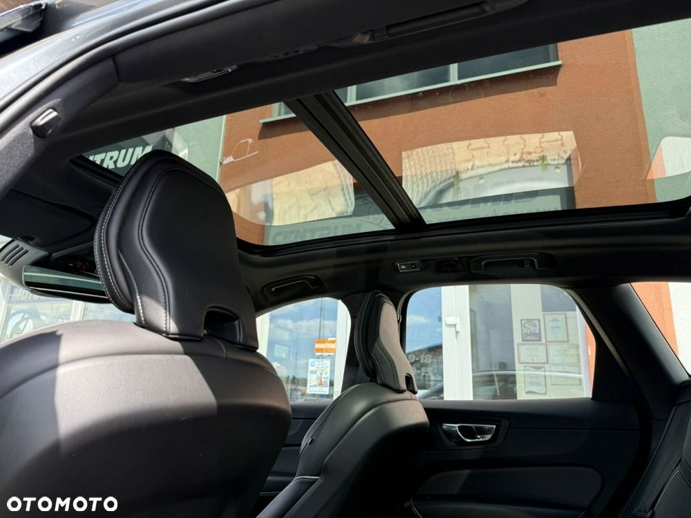 Volvo XC 60 D4 R-Design - 24