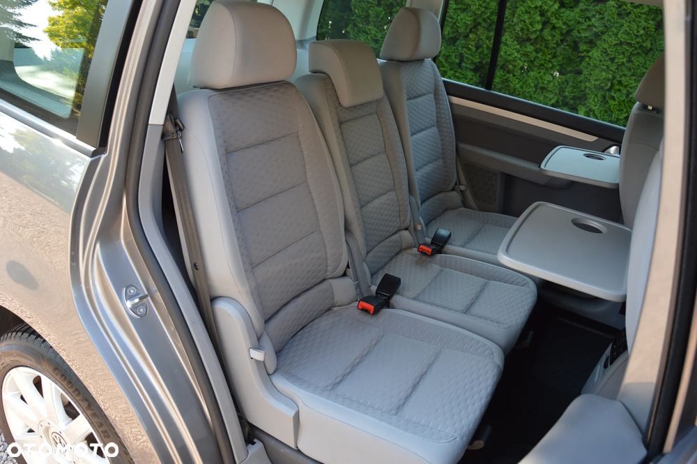 Volkswagen Touran - 35