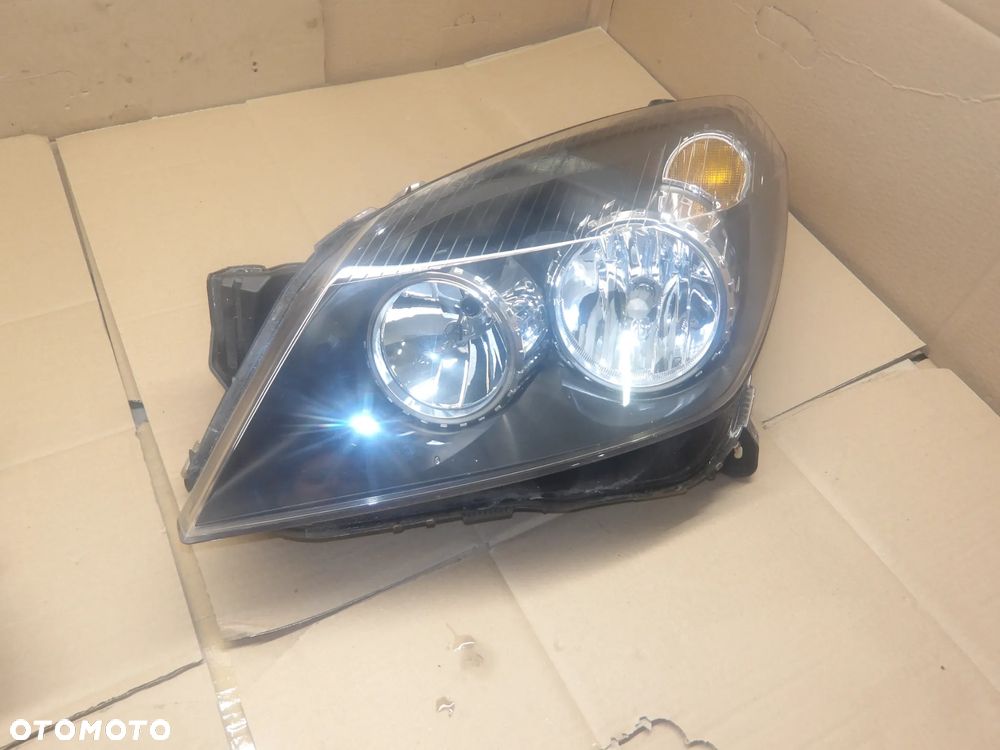 OPEL ASTRA H GTC 1.3D LAMPA PRAWA LEWA PRZÓD PRZEDNIA 24451033 24451034 - 11