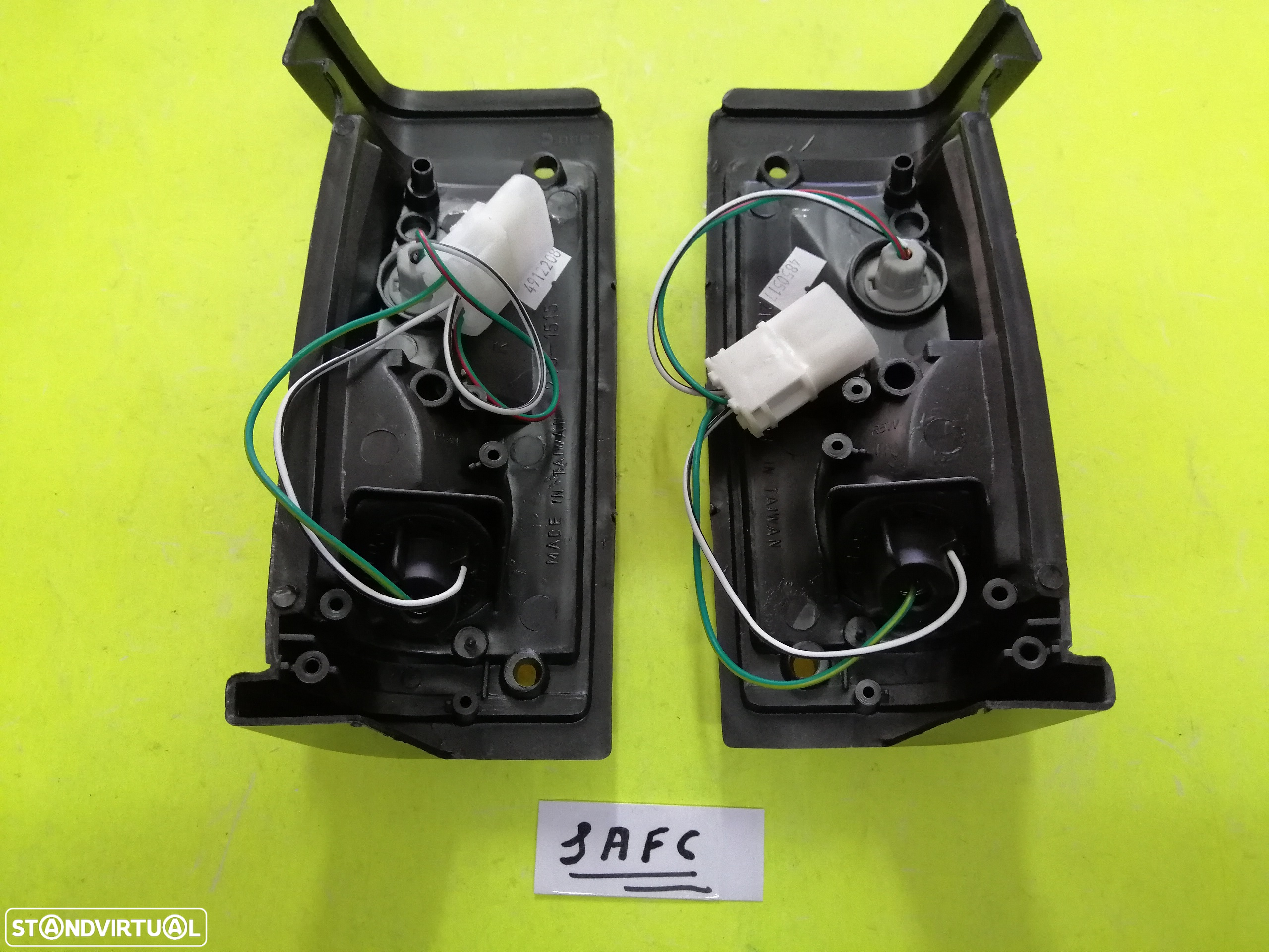 conjunto de farolins pisca da frente Nissan D21 (NOVOS) - 2