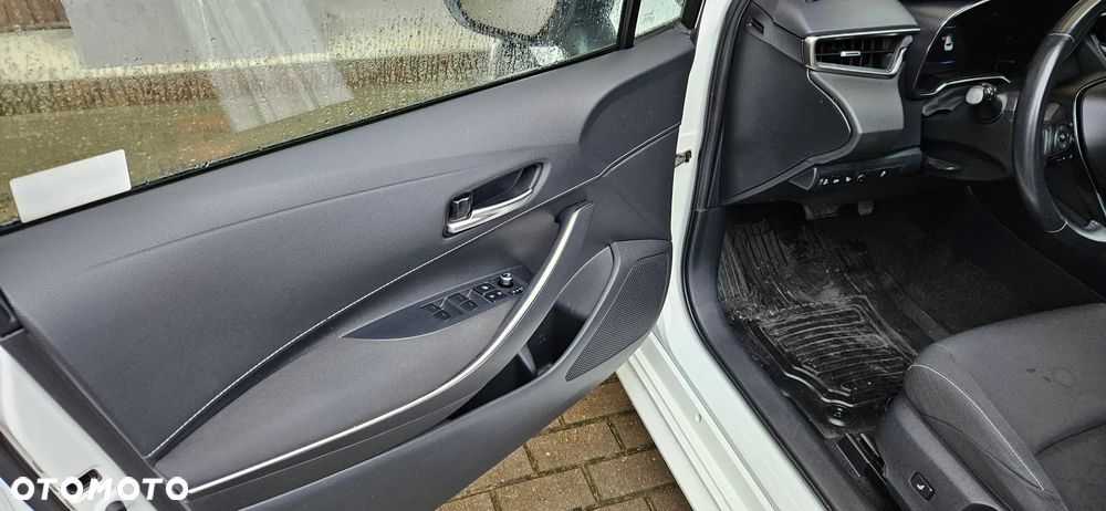 Toyota Corolla 1.8 Hybrid Comfort - 34