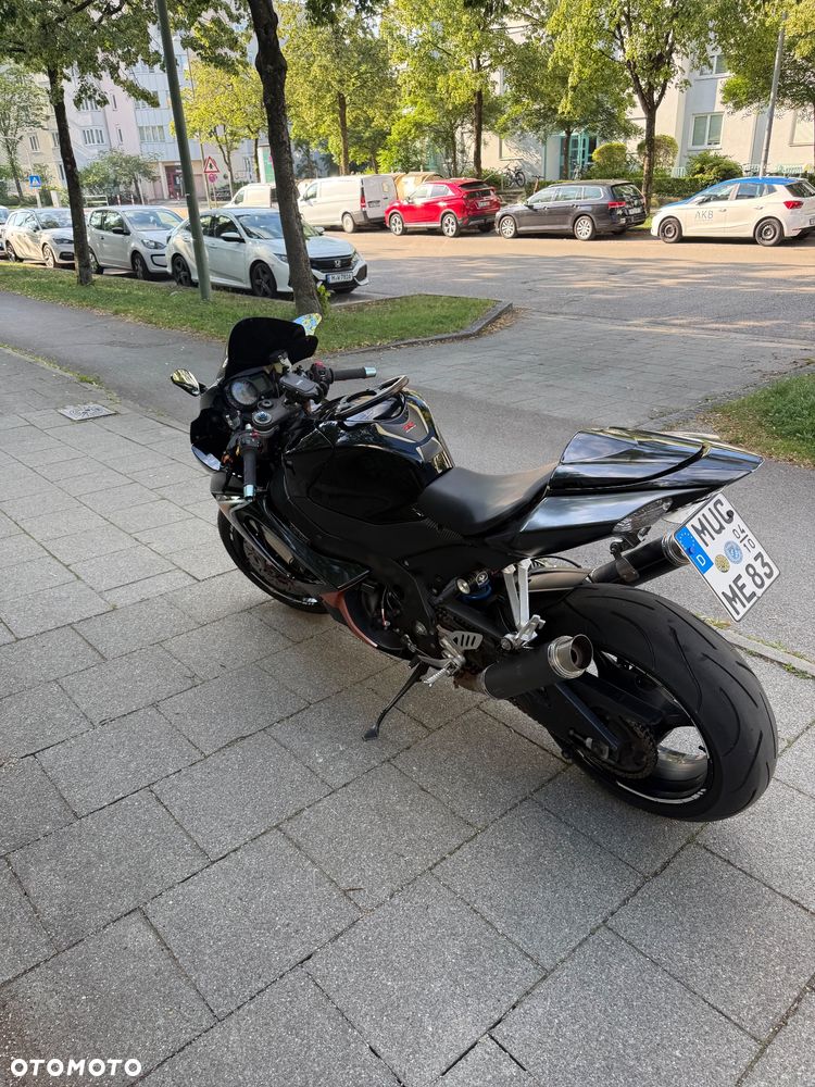 Suzuki GSX-R - 6