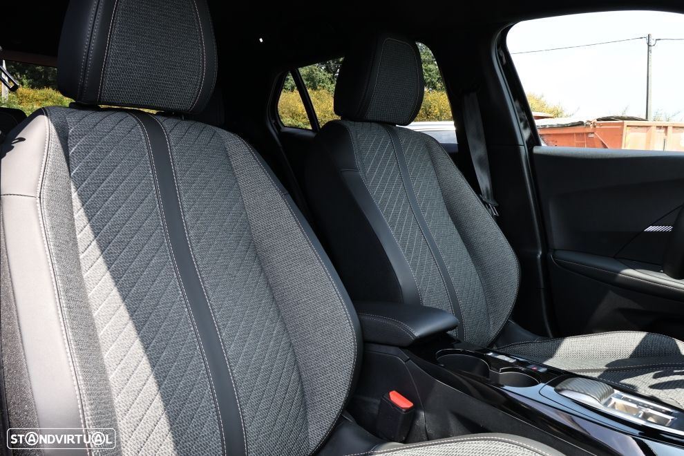 Peugeot 2008 1.2 Hybrid Allure e-DCS6 - 35