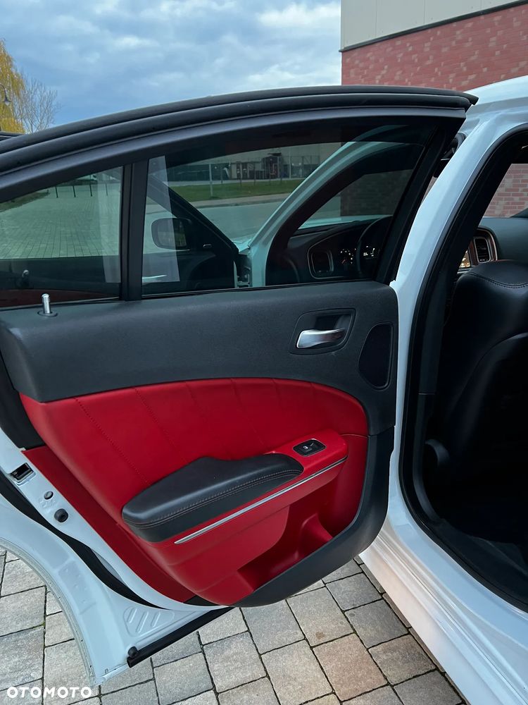 Dodge Charger 6.4 Scat Pack - 12