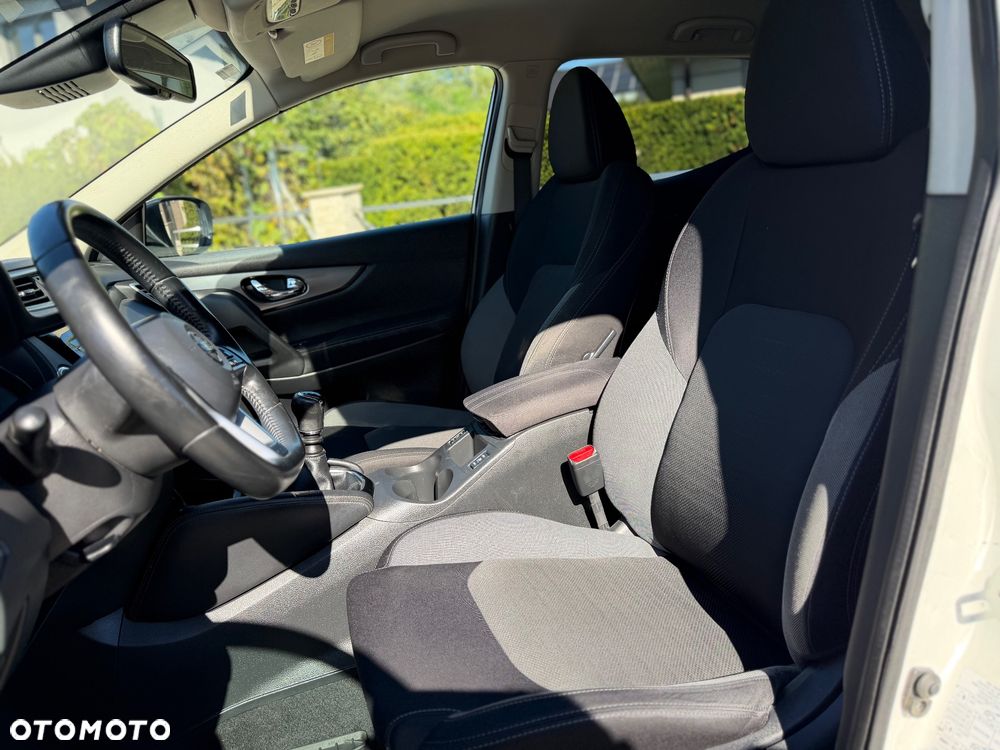 Nissan Qashqai 1.2 DIG-T N-Connecta EU6 - 14