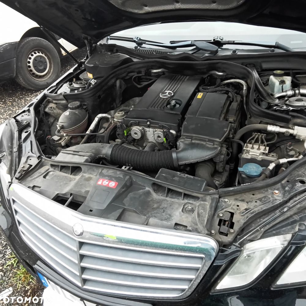 Mercedes-Benz Klasa E 200 NGT BlueEFFICIENCY Automatik - 4