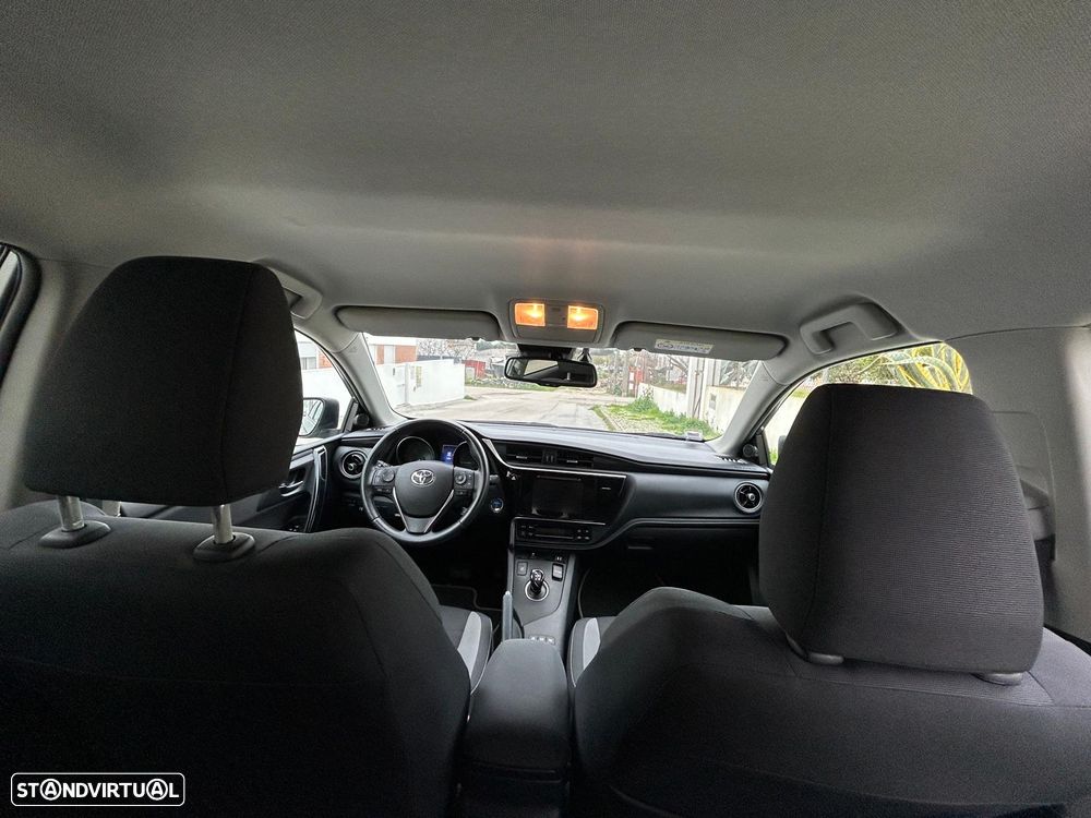 Toyota Auris Touring Sports - 19
