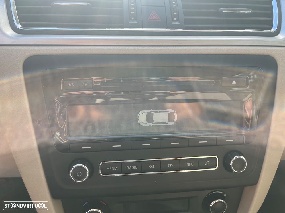 Skoda Rapid Spaceback 1.6 TDi Elegance - 8