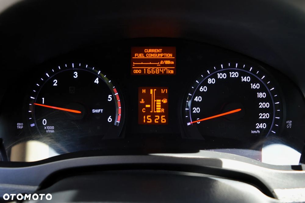 Toyota Avensis 2.0 D-4D Sol - 40