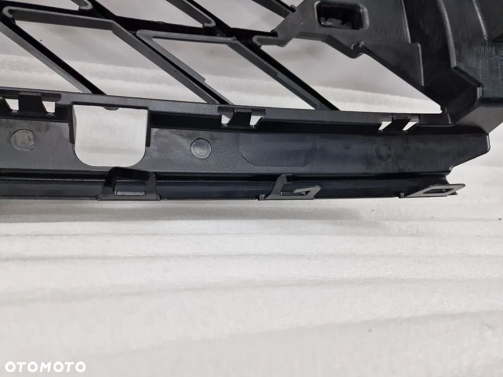 CUPRA FORMENTOR 5FF 19- KRATKA ŚRODKOWA ZDERZAKA PRZEDNIEGO PRZÓD , NR 5FF853667A , NR AUKCJI KR314 - 15