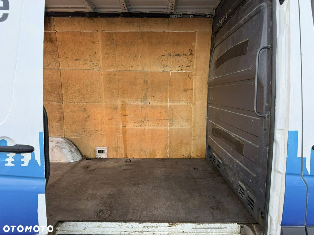 Mercedes-Benz Sprinter - 17