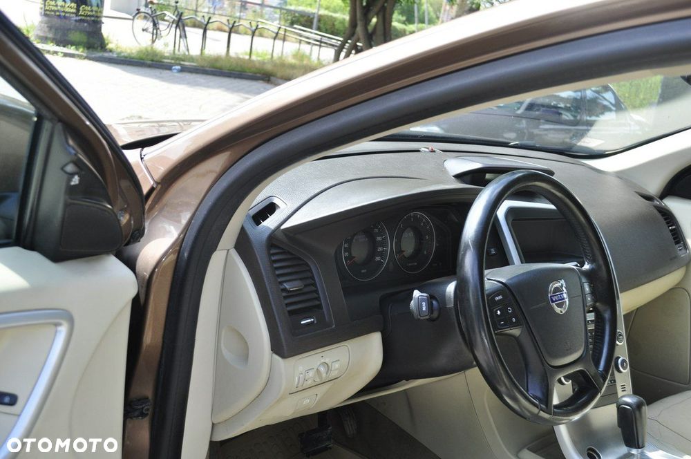 Volvo XC 60 2.4D AWD - 10