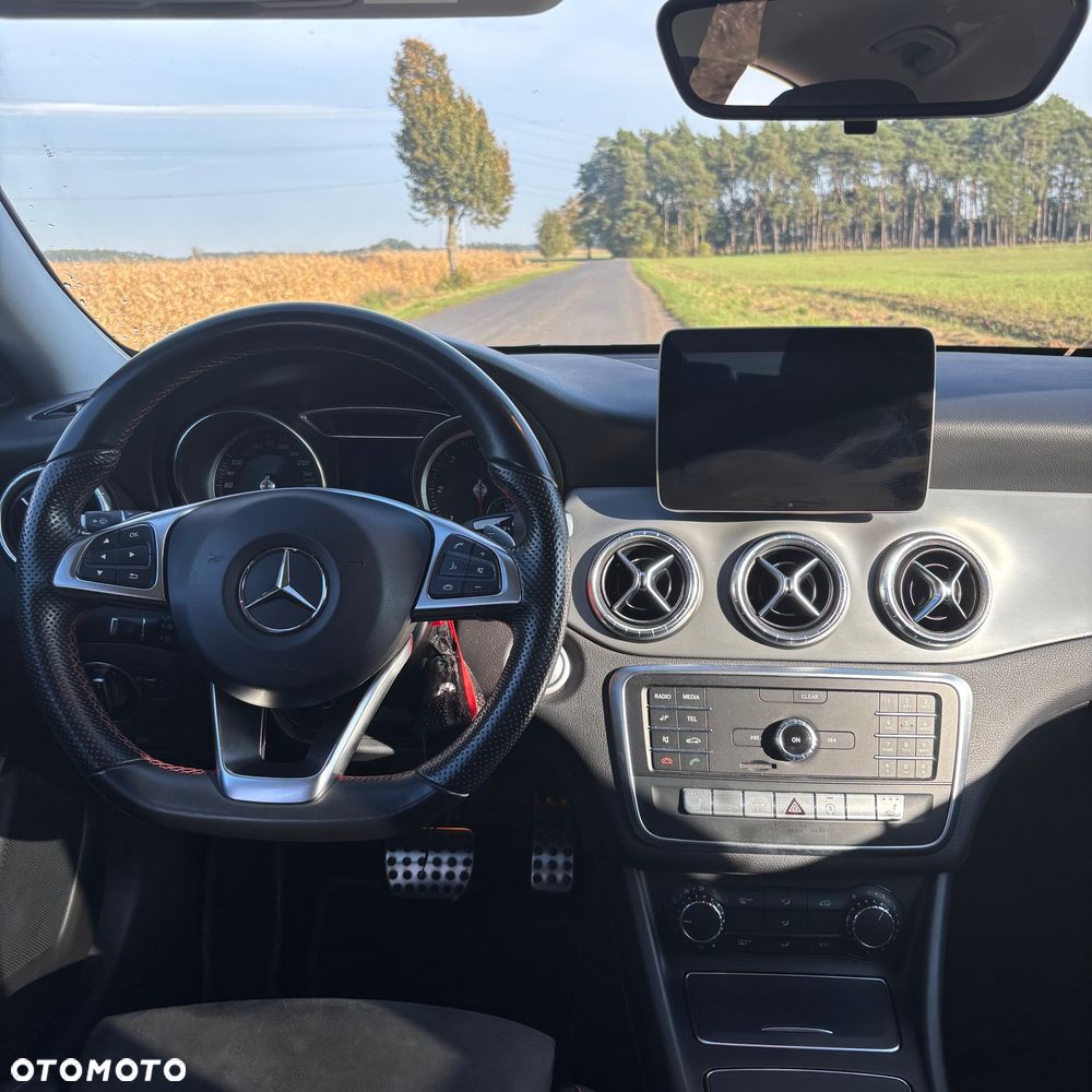 Mercedes-Benz CLA 200 d 7G-DCT AMG Line - 16