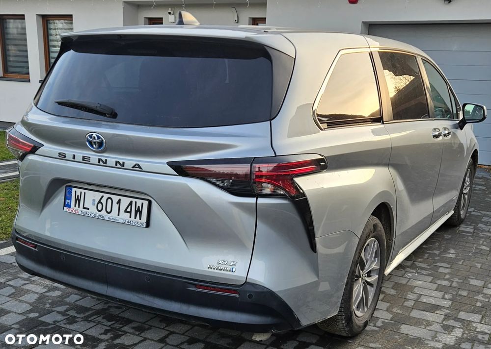 Toyota Sienna - 3