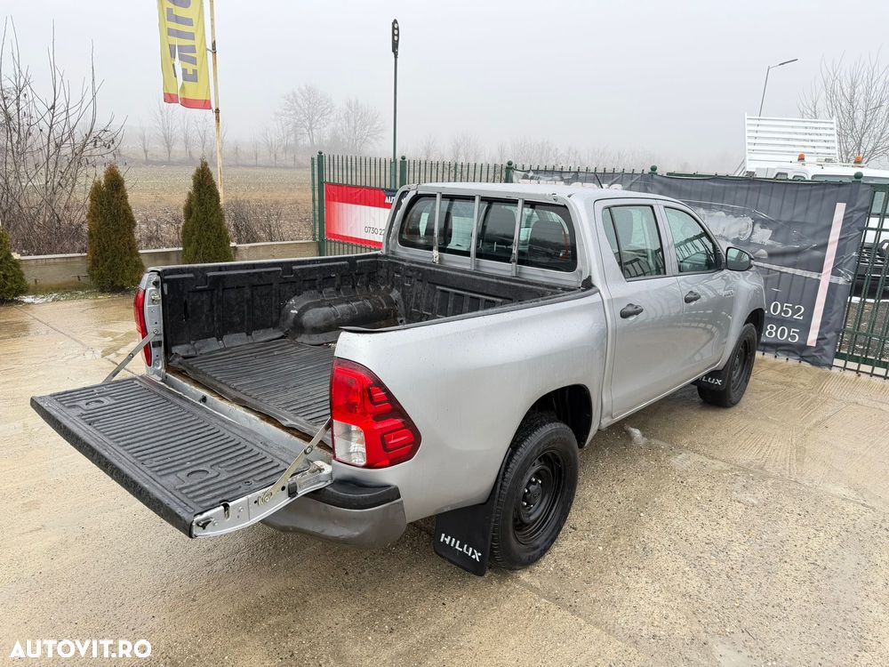 Toyota Hilux 2.4D 150CP 4x4 Double Cab 6MT Comfort - 11