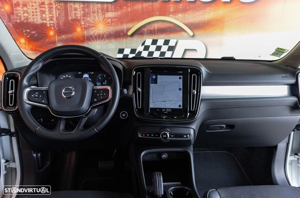 Volvo XC 40 2.0 D3 Momentum Plus Geartronic - 12