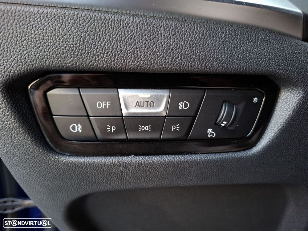 BMW 320 d Touring Pack Desportivo M Auto - 21