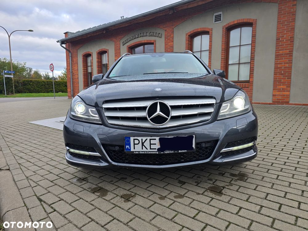 Mercedes-Benz Klasa C 180 T Kompressor Automatik BlueEFFICIENCY Avantgarde - 2
