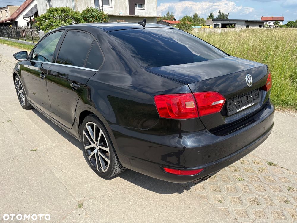 Volkswagen Jetta 2.0 TDI DSG Match - 6