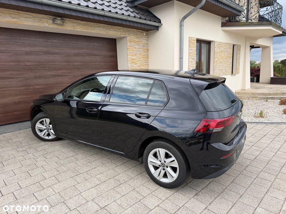 Volkswagen Golf - 6
