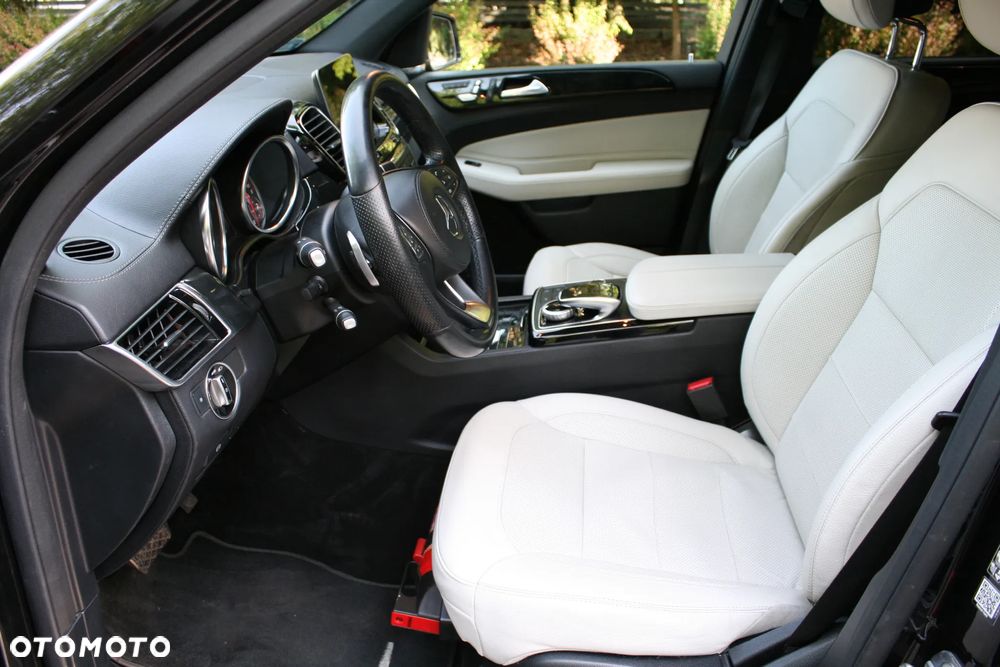 Mercedes-Benz GLS 350 d 4-Matic - 16