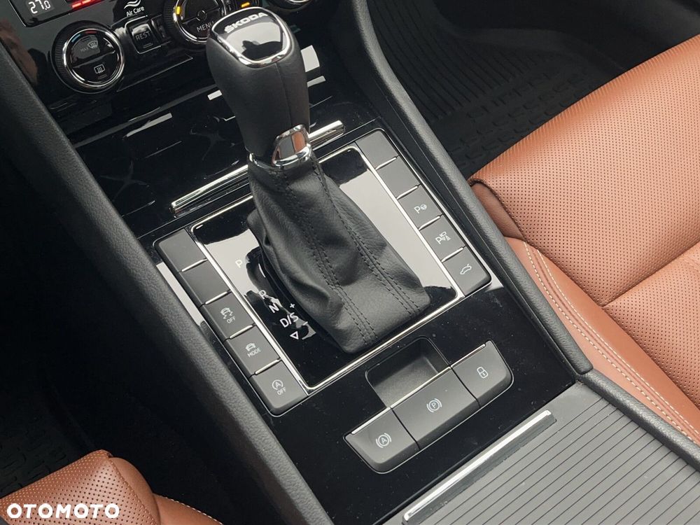 Skoda Superb 2.0 TDI SCR L&K DSG - 37