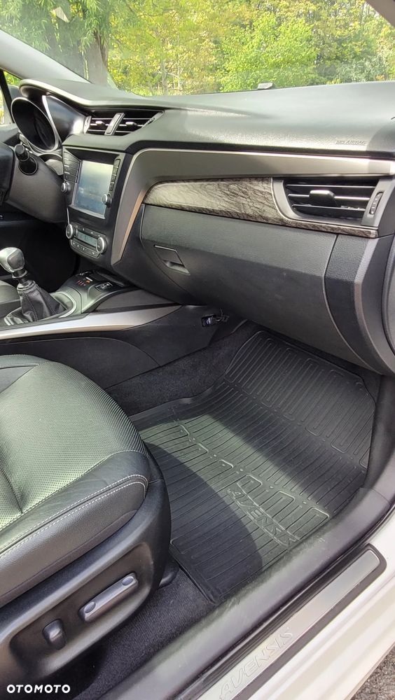 Toyota Avensis 2.0 D-4D Premium - 17