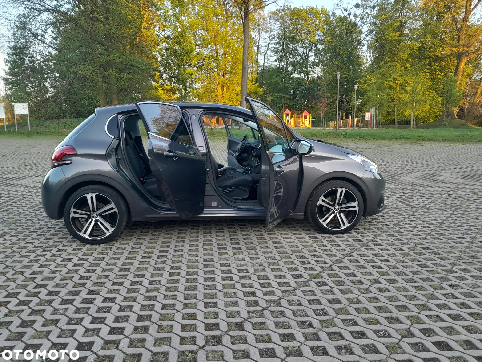 Peugeot 208 - 26