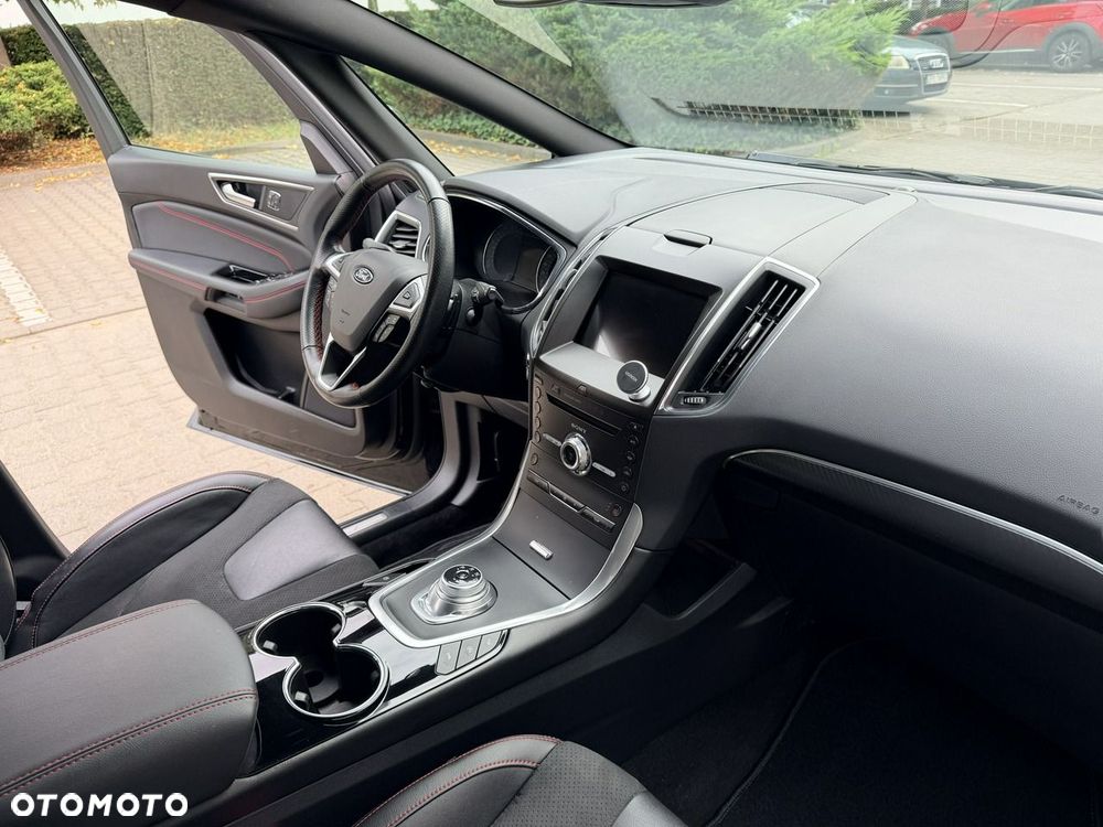 Ford S-Max - 31