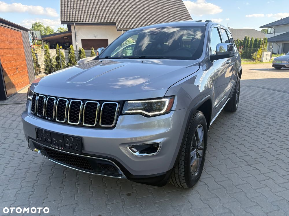 Jeep Grand Cherokee - 26