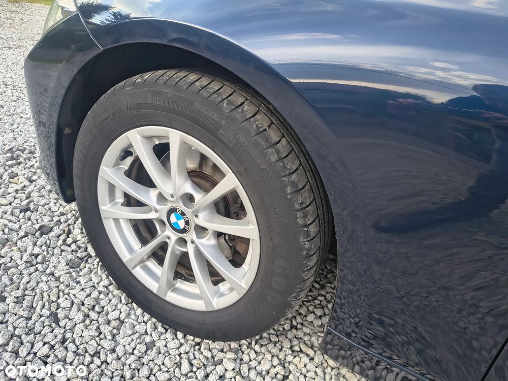 BMW Seria 3 320d DPF Edition Sport - 9