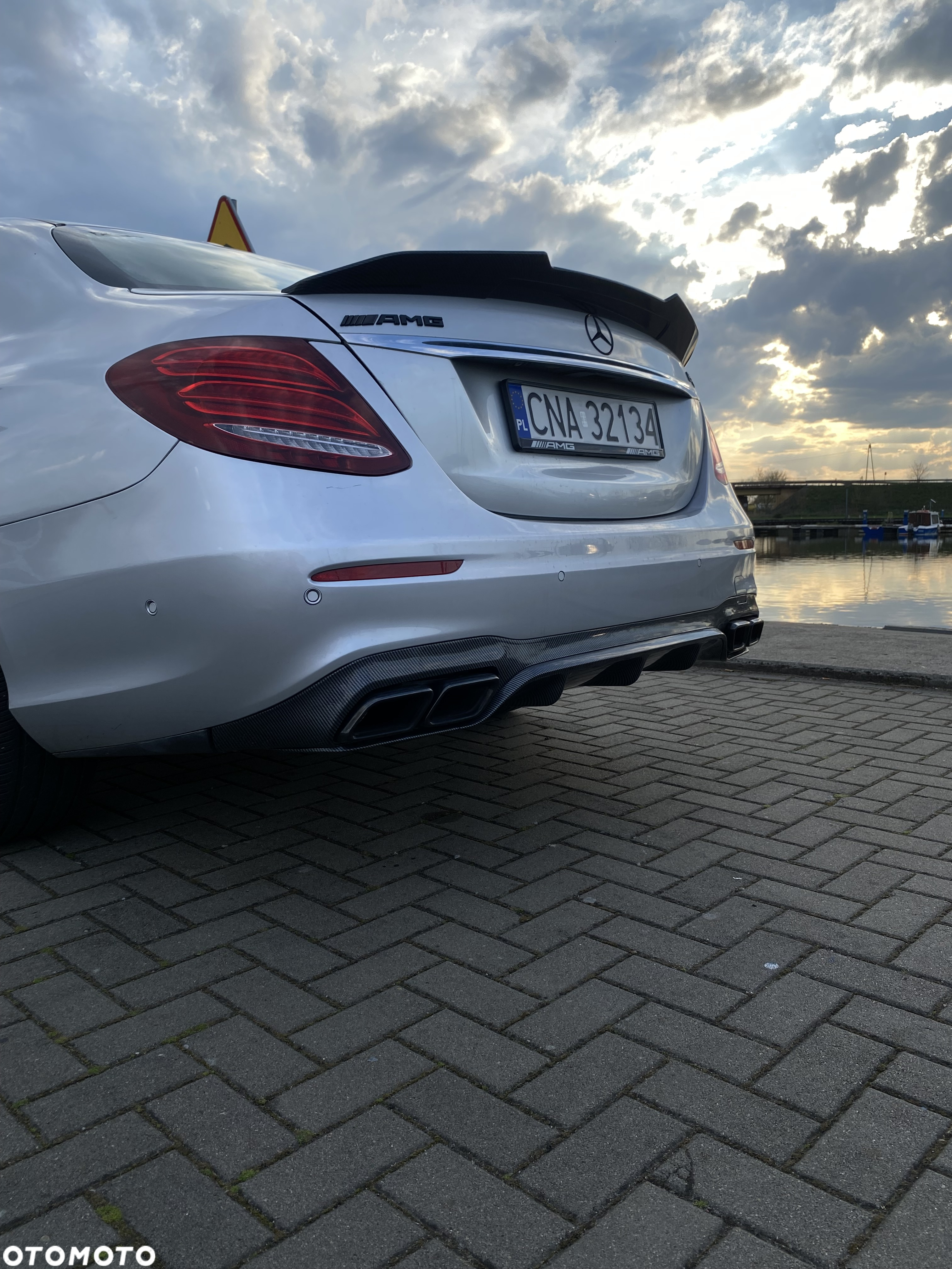Mercedes-Benz Klasa E 300 9G-TRONIC AMG Line - 10