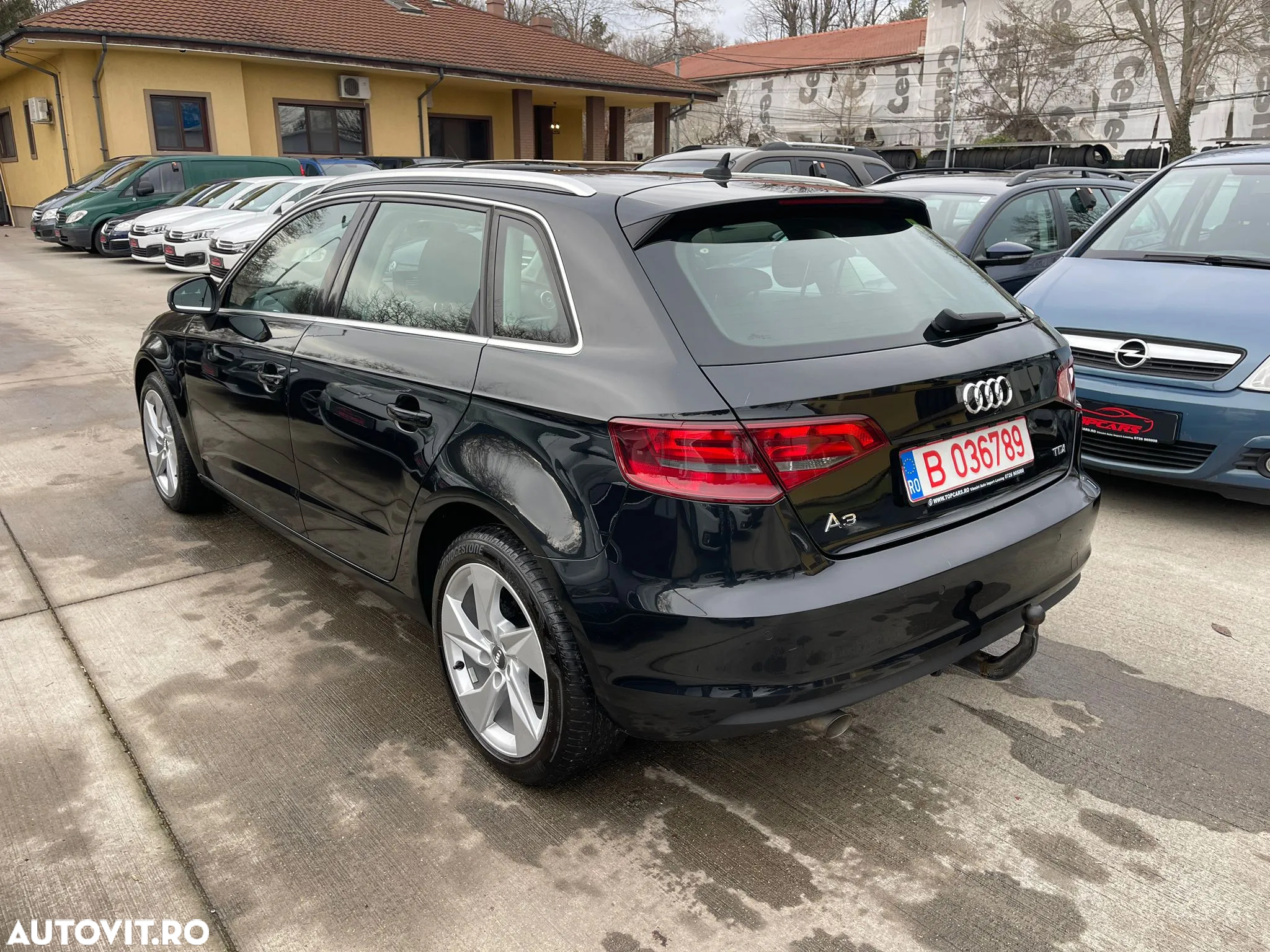 Audi A3 1.6 TDI Sportback S tronic Attraction - 4