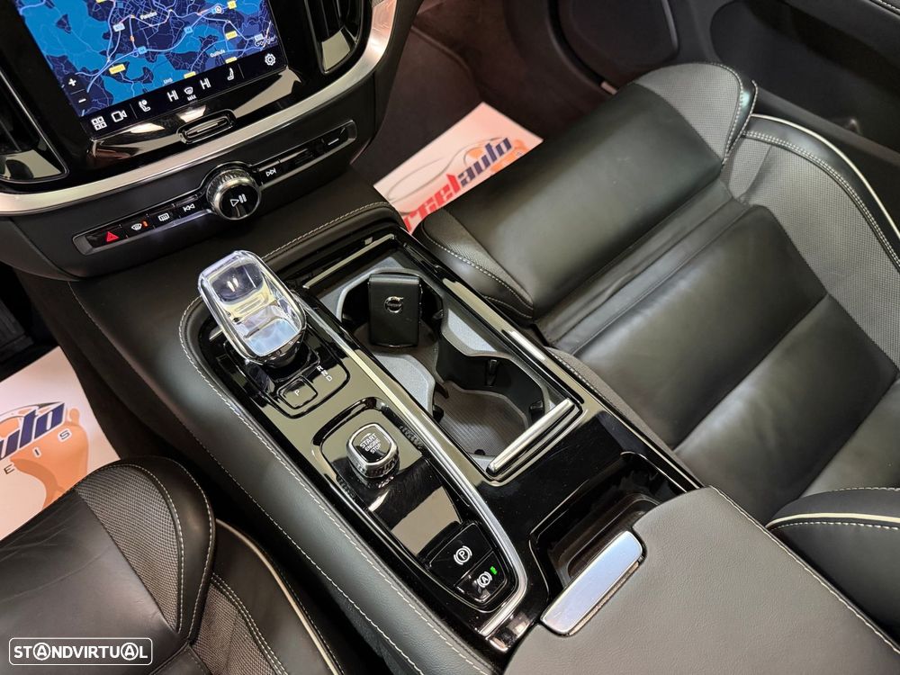 Volvo V60 2.0 T8 AWD TE Plus Dark - 46