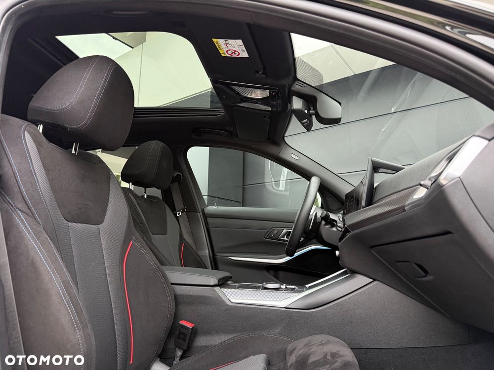 BMW Seria 3 320d xDrive M Sport - 29