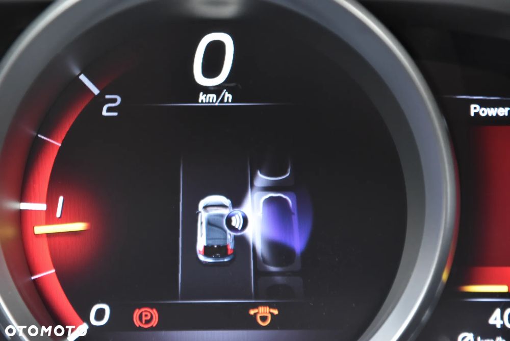 Volvo V40 D3 R-Design - 37