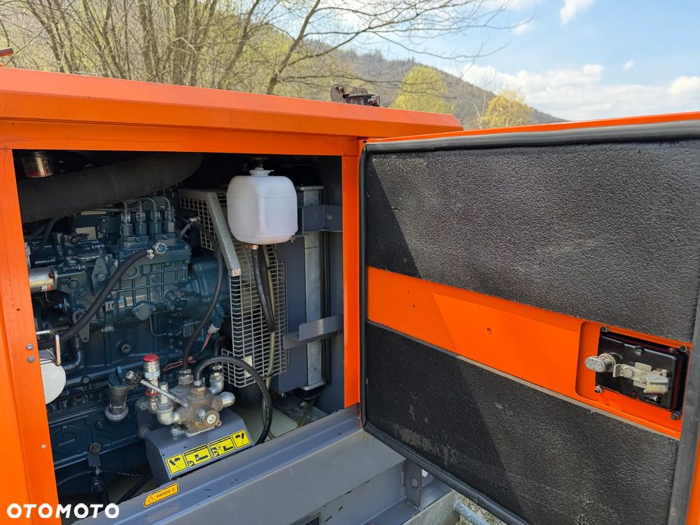 Atlas Copco QAS 40 KW Agregat prądotwórczy Przyczepa do rejestracji. inwerterowy wyciszony! 2014r. JAK NOWY z Norwegii. 5000mtg.Mocny silnik Turbo Kubota 4 cylindry 100km! Dekra aktualna. Opony zero zużycia. Zadbany Agregat. Odpala na Dotyk. Bogata Wersja! Prądnica Najlepsza PARTNER LEROY SOMER. - 11