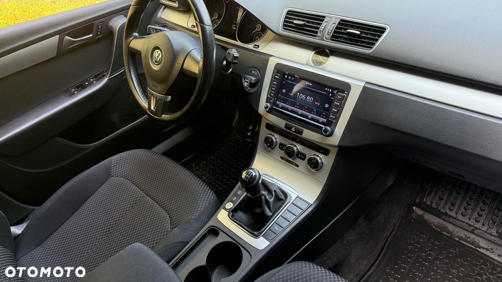 Volkswagen Passat 1.6 TDI Trendline - 22