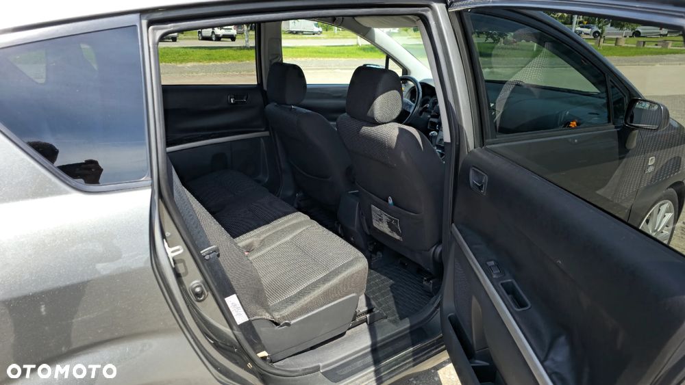 Toyota Corolla Verso - 8